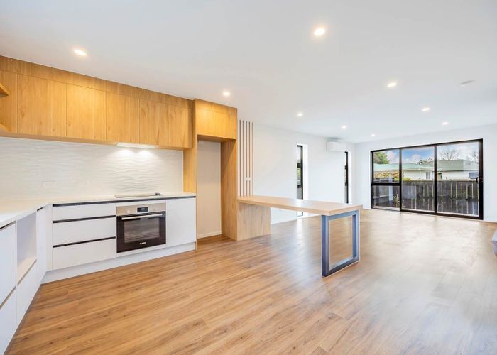  at 3/21 Peachgrove Road, Te Atatu Peninsula, Waitakere City, Auckland