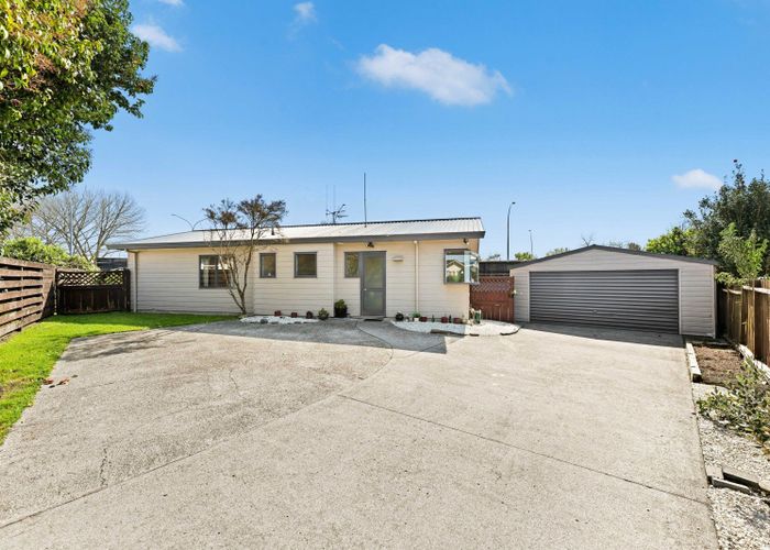  at 8 Brough Place, St Andrews, Hamilton