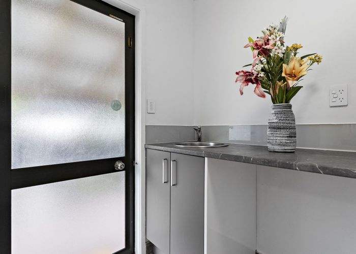  at 2/9 Wharf Road, Te Atatu Peninsula, Waitakere City, Auckland