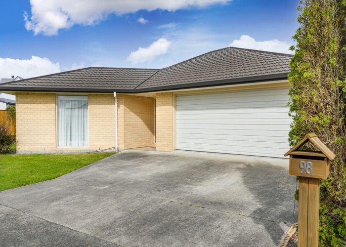  at 98 Rosalie Terrace, Kelvin Grove, Palmerston North