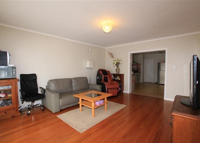 at 32 Kelwyn Road, Kelston, Waitakere City, Auckland