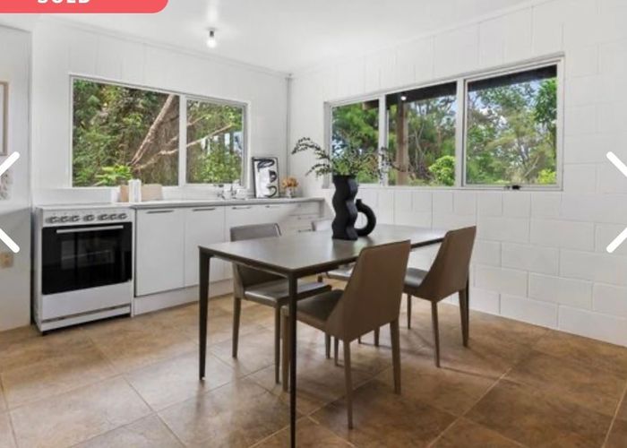  at 24 Noeleen Street, Glenfield, North Shore City, Auckland