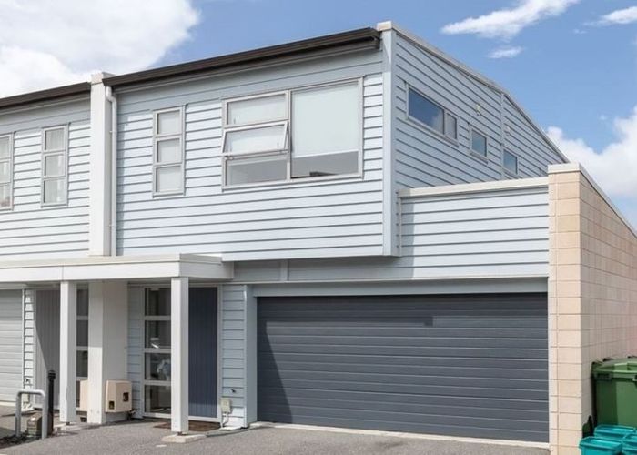  at 2 Portland Lane, Chartwell, Hamilton, Waikato