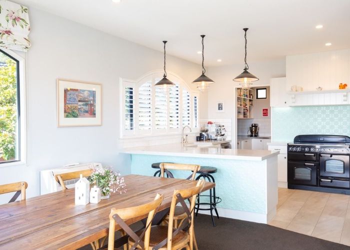 For sale 39 Overdale Drive, Cashmere, Christchurch City, Canterbury