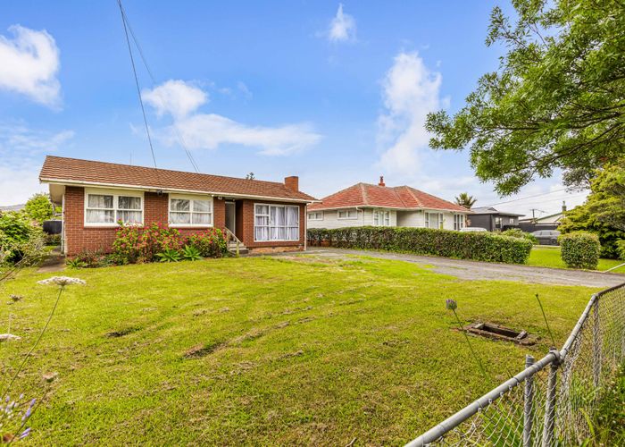  at 105 Henderson Valley Road, Henderson, Auckland