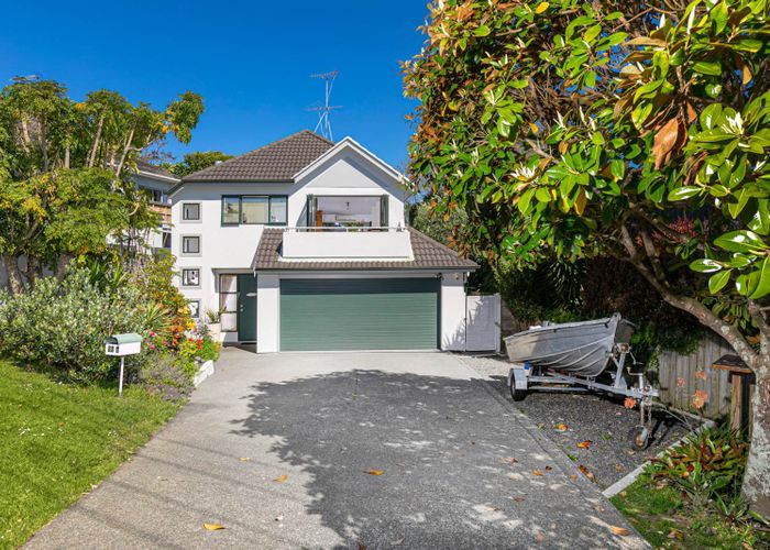  at 2/24 Penning Road, Castor Bay, Auckland