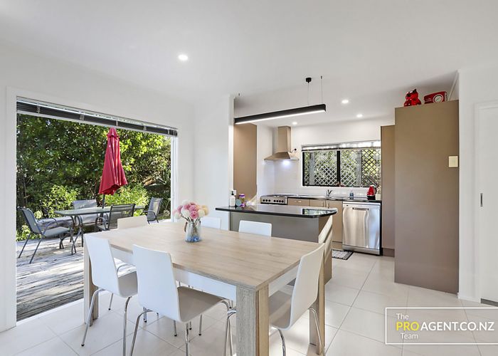  at 19 Madigan Place, Glendene, Auckland