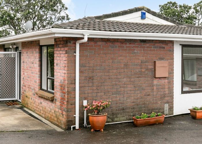  at 3/4 Stewart Drive, Newlands, Wellington