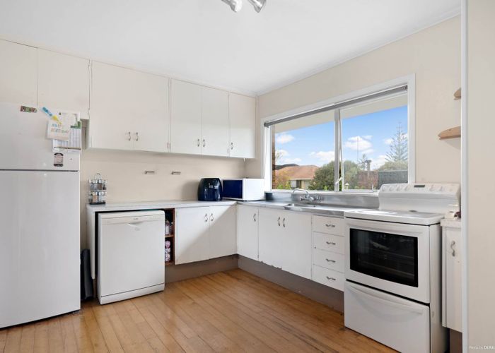  at 1/55 Glenmore Road, Sunnyhills, Auckland