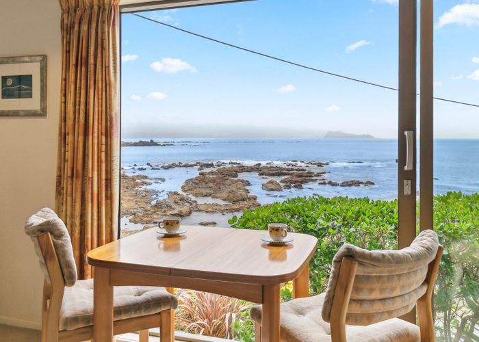  at 140 The Esplanade, Houghton Bay, Wellington