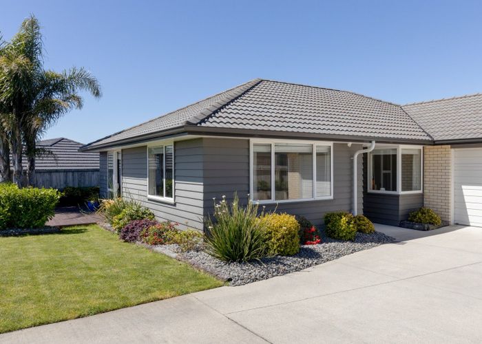  at 12 Fairfax Crescent, Pyes Pa, Tauranga