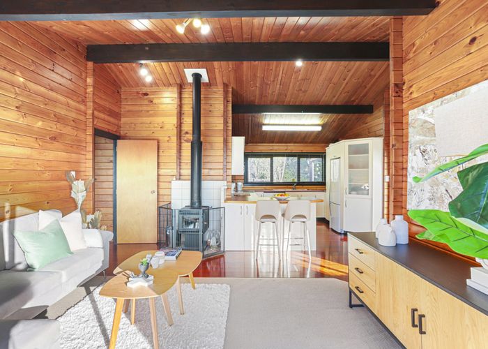  at 98 Daffodil Street, Titirangi, Waitakere City, Auckland