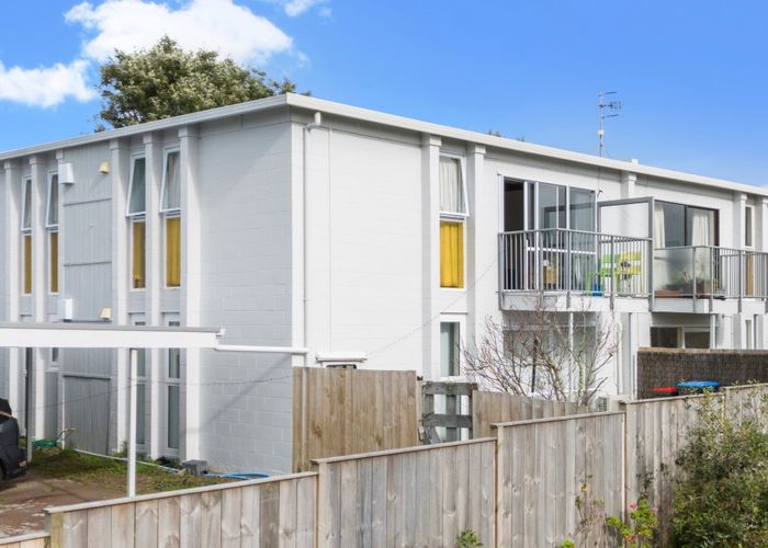  at 3/12 Cruickshank Crescent, Meadowbank, Auckland