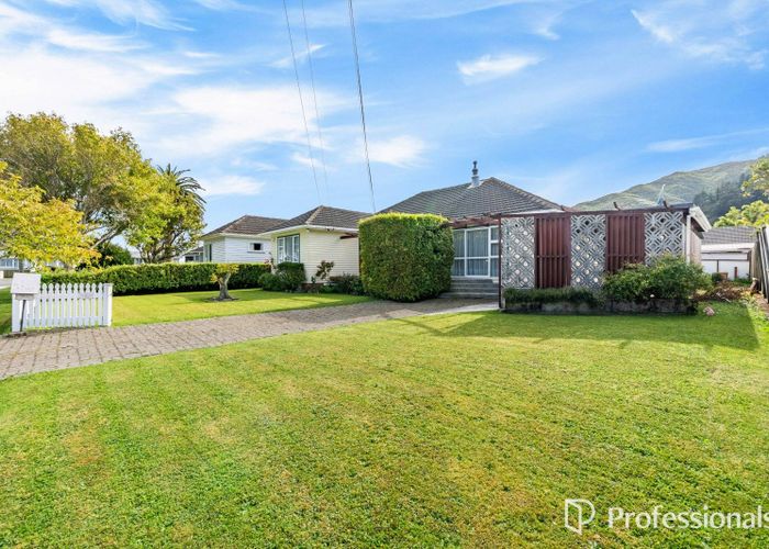  at 4 Miles Crescent, Wainuiomata, Lower Hutt, Wellington