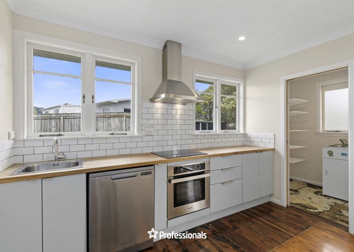  at 18 Titoki Road, Raumati Beach, Kapiti Coast, Wellington