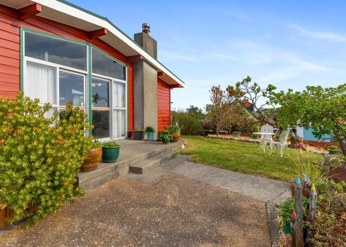 Free property data for 53 Toi Street, Otaki Beach, Otaki homes.co.nz