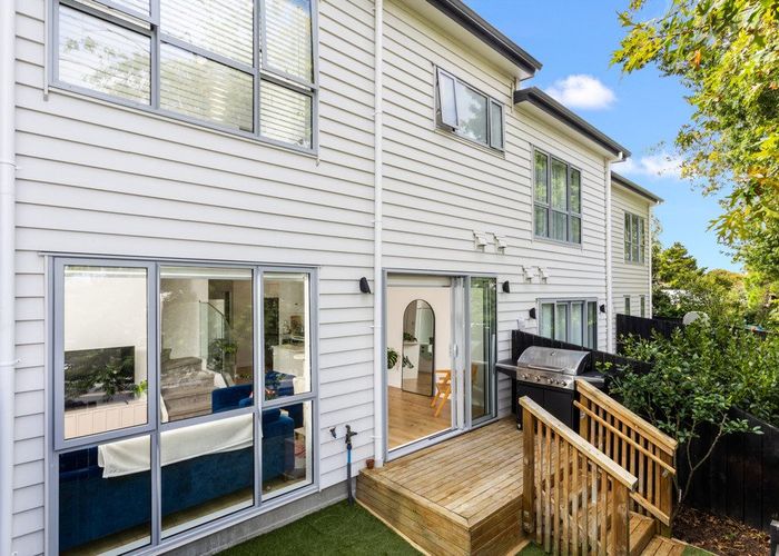  at 1B Kororo Street, Northcote, North Shore City, Auckland