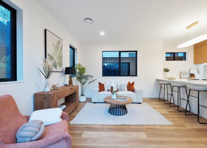  at 16C Woodhouse Place, West Harbour, Waitakere City, Auckland