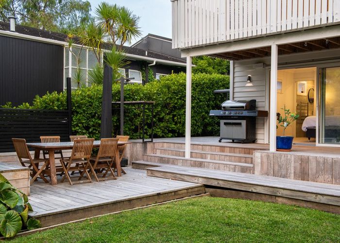  at 2/75 Newhaven Terrace, Mairangi Bay, Auckland