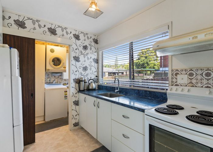  at 2/63 John Downs Drive, Browns Bay, Auckland