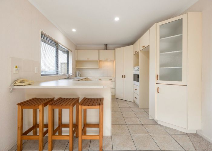  at 6 Glenside Rise, Grandview Heights, Hamilton