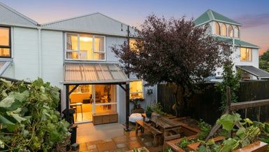  at 116 Akaroa Drive, Maupuia, Wellington