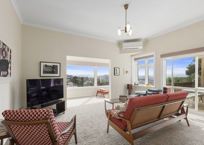  at 43 Farnham Street, Mornington, Wellington, Wellington