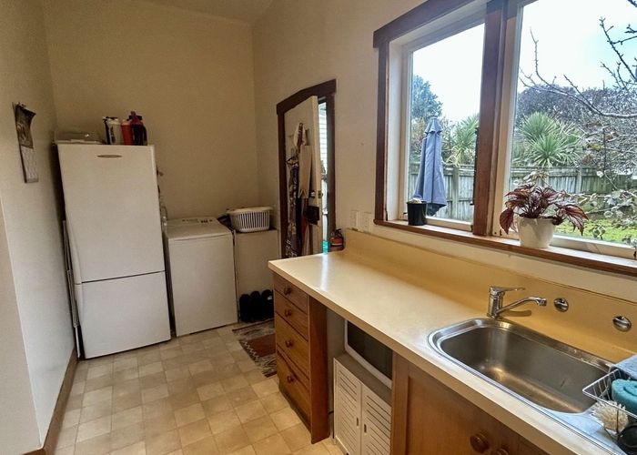  at 129 Onepu Road, Lyall Bay, Wellington, Wellington