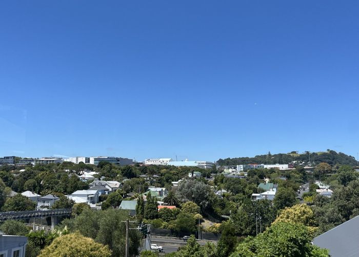  at 3/2B  Home Street, Grey Lynn, Auckland City, Auckland
