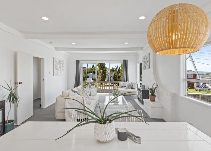  at 17 Lyndhurst Road, Te Atatu South, Auckland