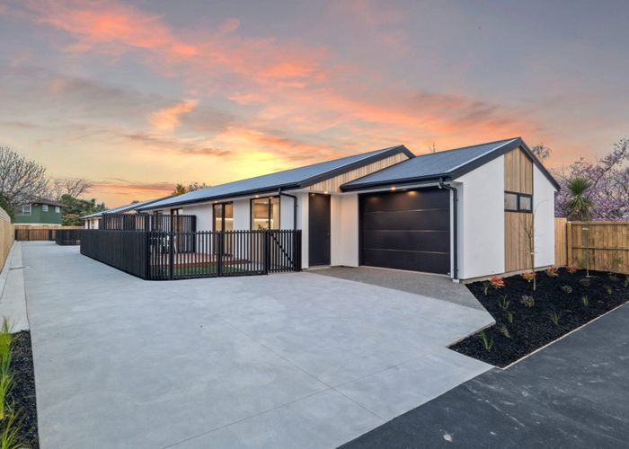  at 2/8 Larch Place, Casebrook, Christchurch