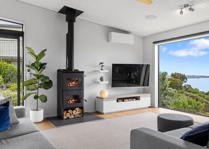  at 109 Santa Maria Avenue, Mount Pleasant, Christchurch