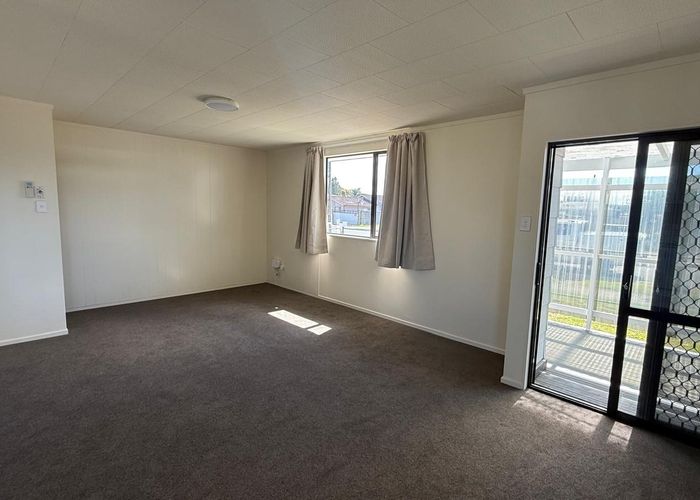  at 2/23 Station Rd, Takanini, Papakura, Auckland