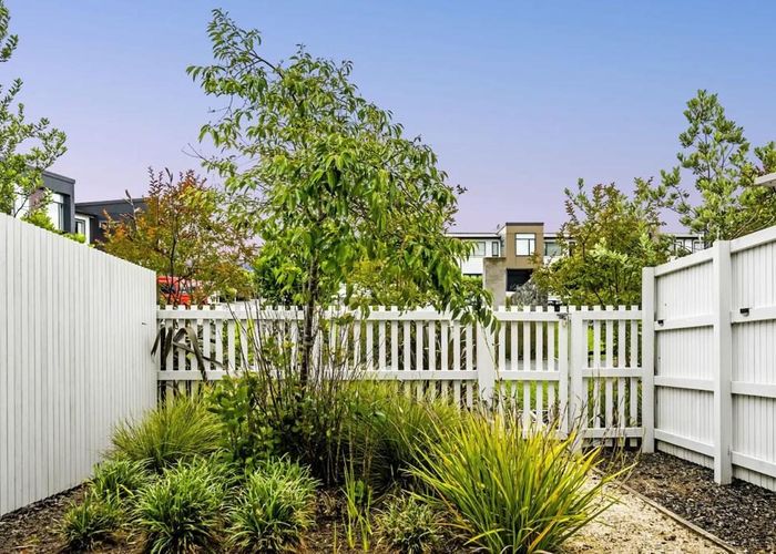  at 32 Panehe Lane, Mount Wellington, Auckland City, Auckland