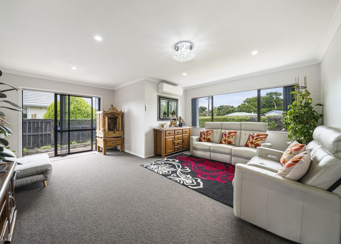  at 121 Godley Road, Green Bay, Waitakere City, Auckland