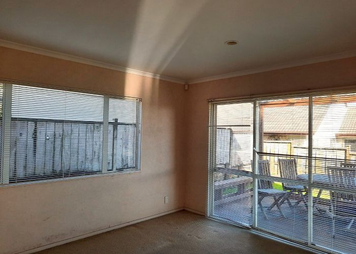  at 6 Stellamaris Way, Northpark, Auckland