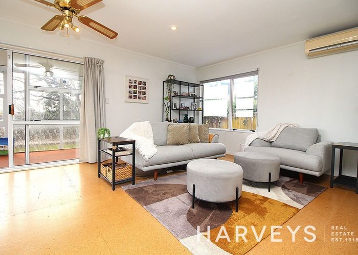  at 5a Porter Avenue, Te Atatu South, Waitakere City, Auckland