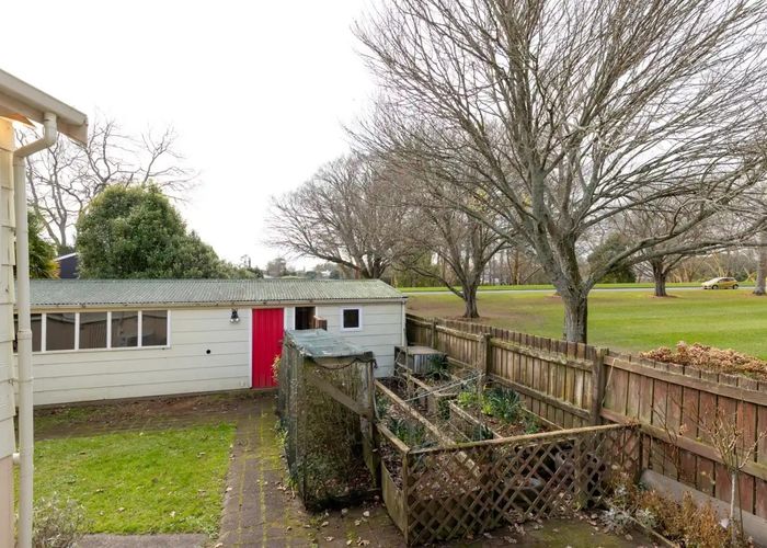  at 4 Eliot Place, Leamington, Cambridge