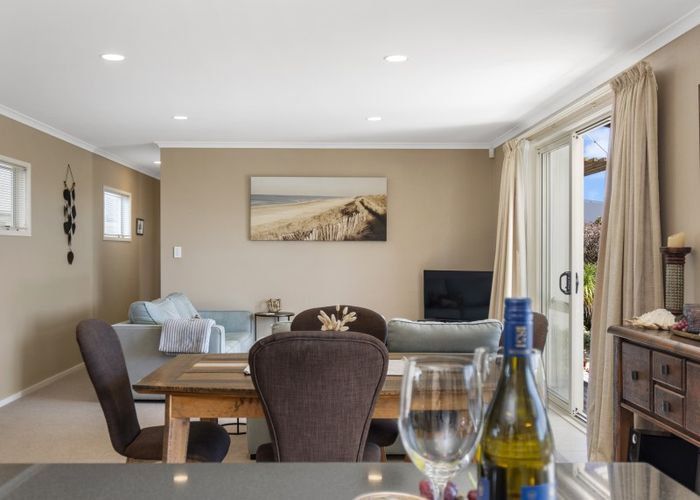  at 32 Twin Oak Avenue, Papamoa Beach, Papamoa