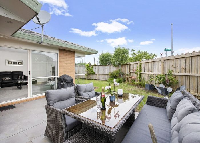  at 3/84 Wellington Street, Howick, Auckland