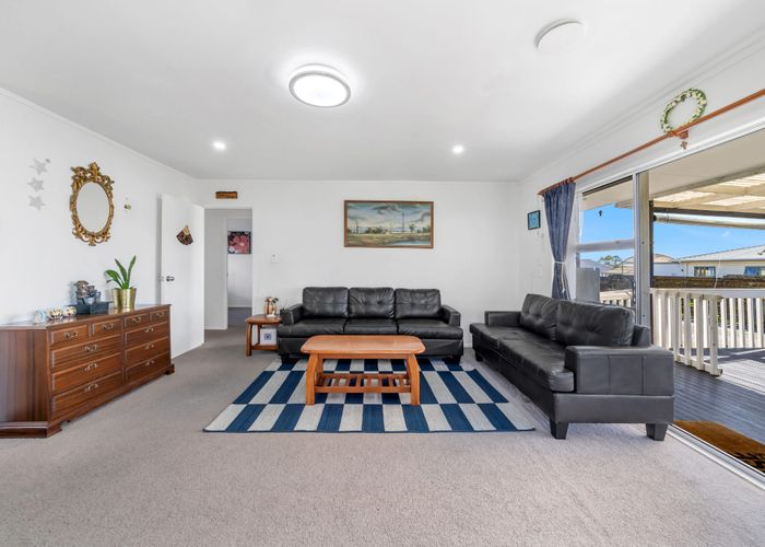  at 2/56 Archibald Road, Kelston, Waitakere City, Auckland