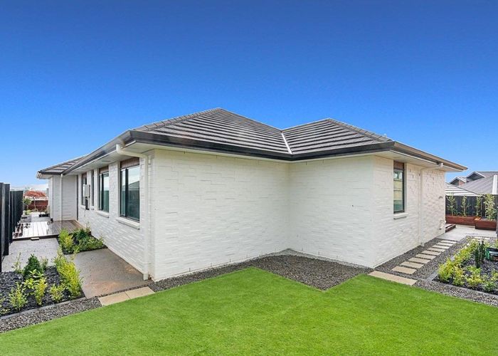 at 7 Lighter Place, Flagstaff, Hamilton