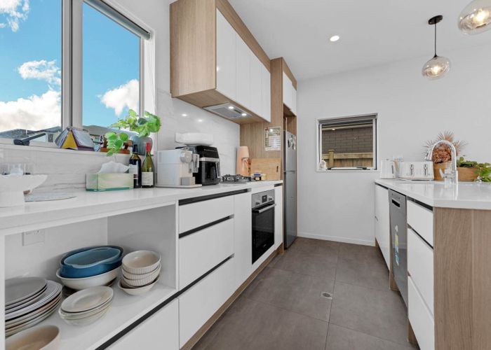  at 9 Freshland Drive, Flat Bush, Manukau City, Auckland