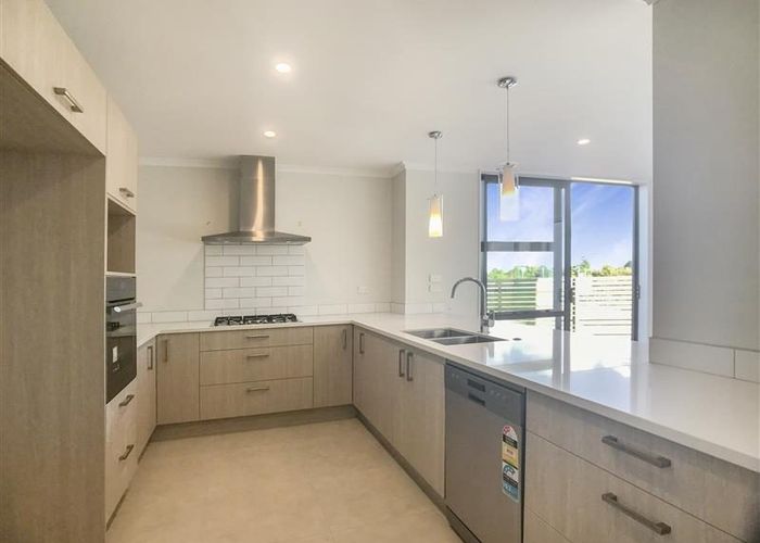  at 28 Soaring Bird Drive, Takanini, Papakura, Auckland