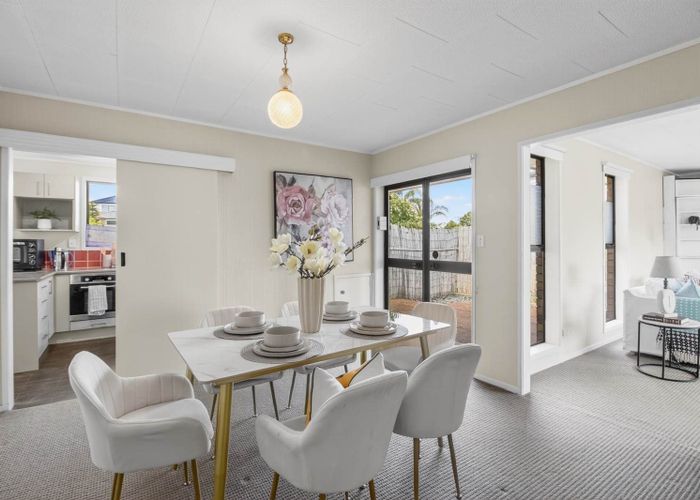  at 52 Jandell Crescent, Bucklands Beach, Manukau City, Auckland