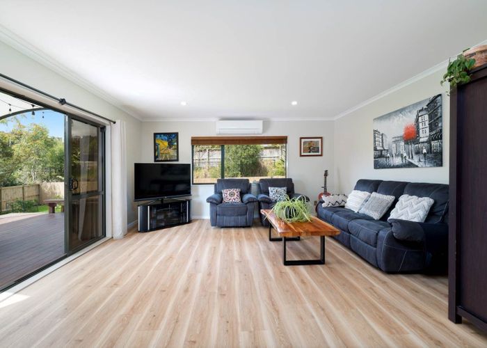  at 16 Widdison Place, Albany, Auckland