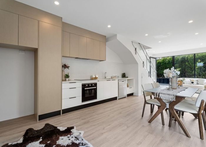 at 6/10 Hutchinsons Road, Bucklands Beach, Manukau City, Auckland