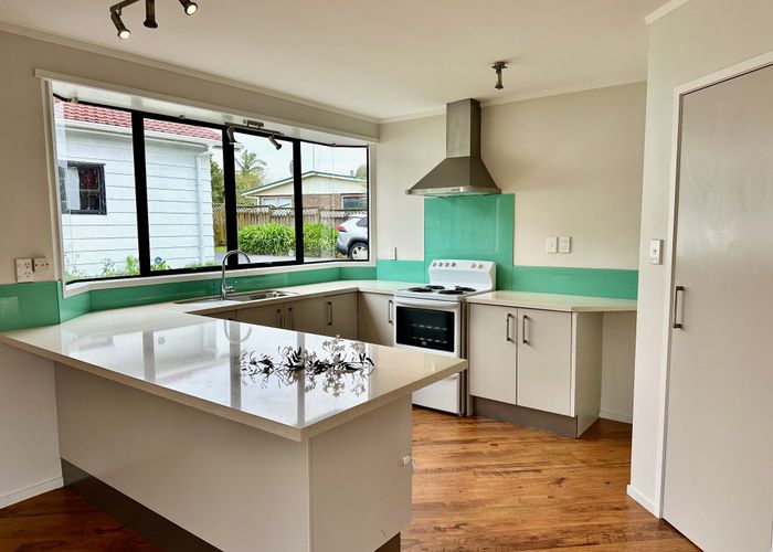  at 2/16 Centorian Drive, Windsor Park, North Shore City, Auckland