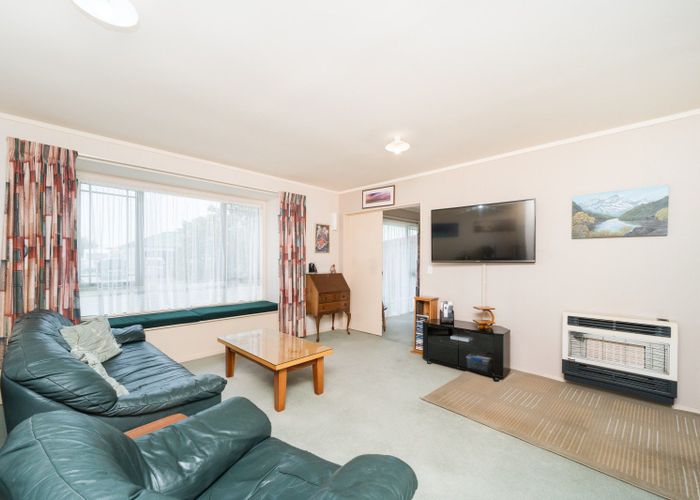  at 3 Logan Place, Kelvin Grove, Palmerston North, Manawatu / Whanganui