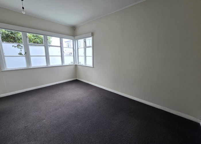  at 20 Sutherland Road, Point Chevalier, Auckland City, Auckland